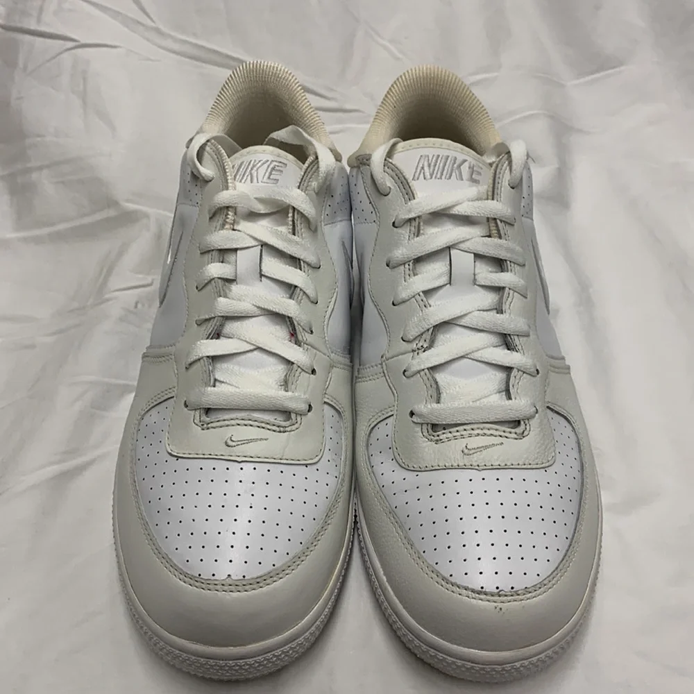 Nike White and Gray Sneakers - Picture 3 of 11